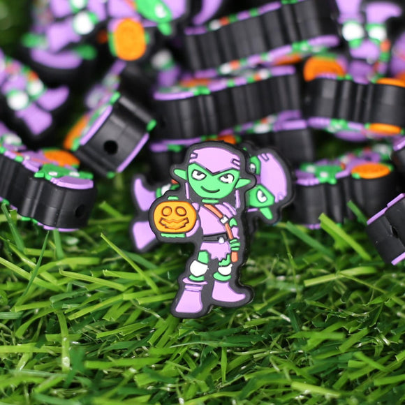 393 Goblin Holding Pumpkin 2ct