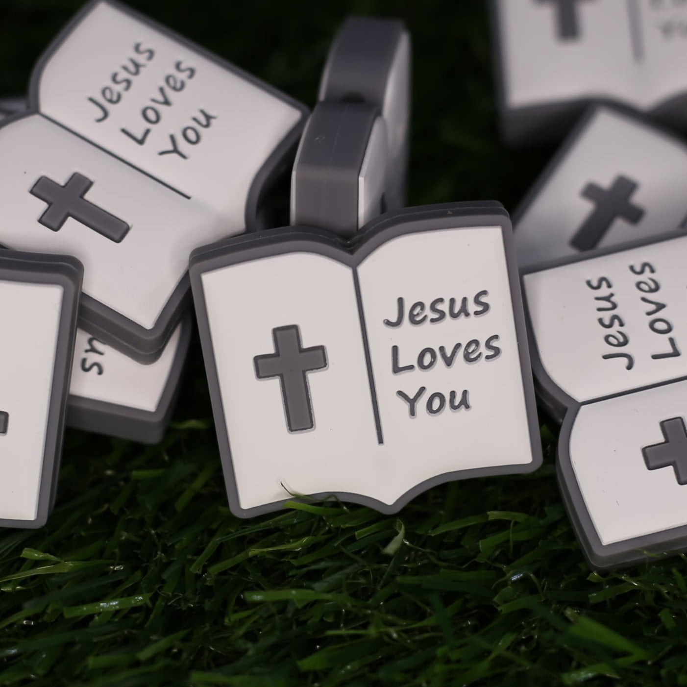 Jiti's Touch Exclusive: Jesus Loves You 2ct