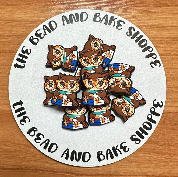 1020 Studious Owl/Graduation Owl