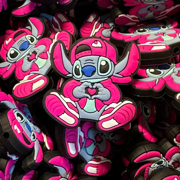 138 Alien with Heart Hands 2ct